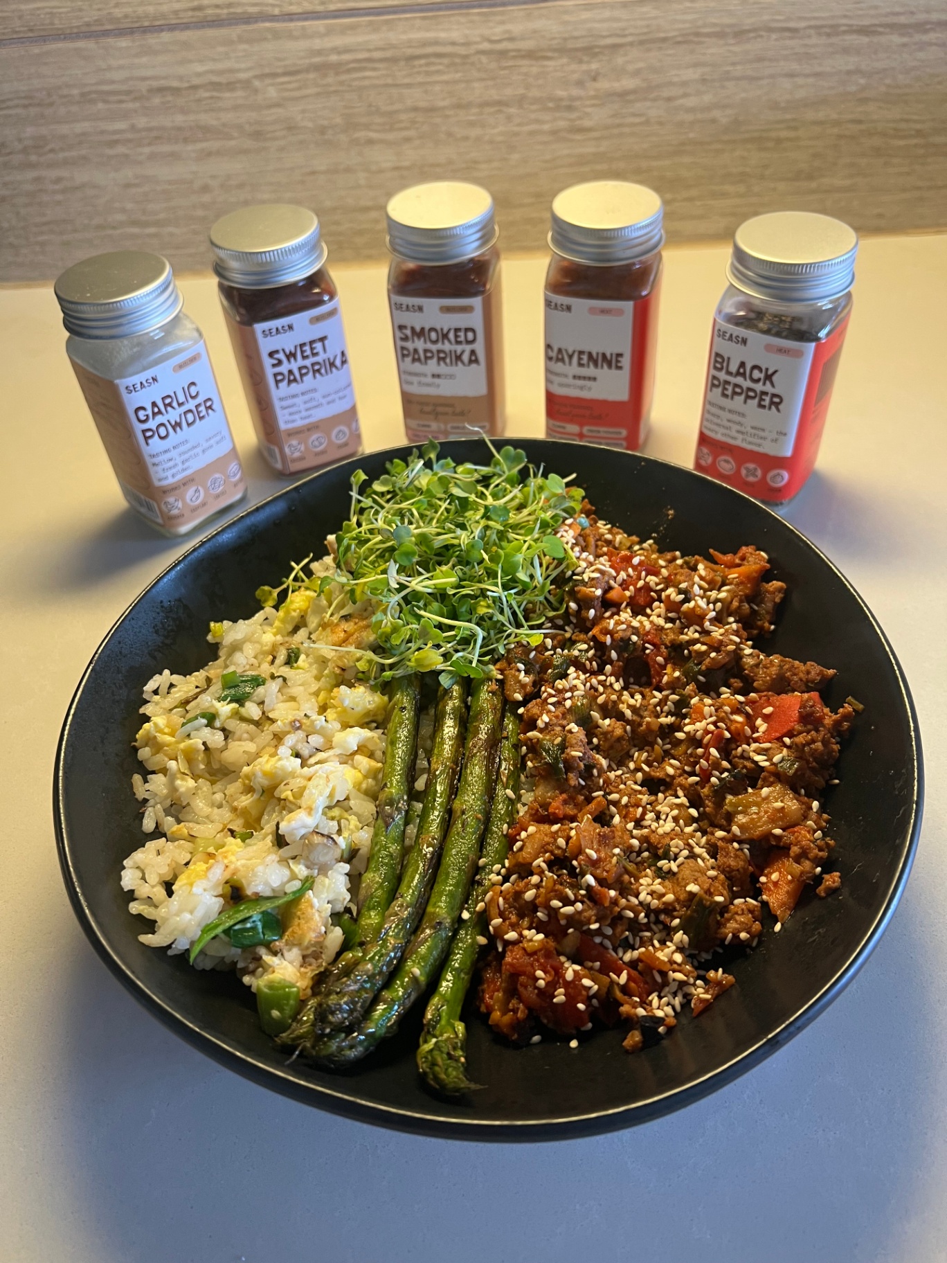 Sesame beef bowl with asparagus rice